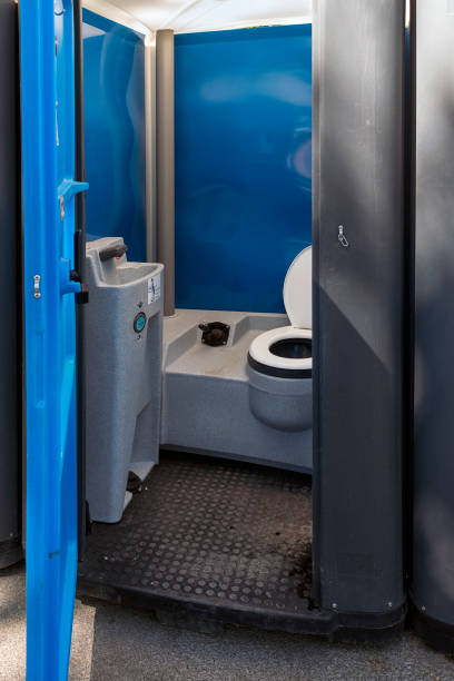 Best Porta potty delivery and setup  in Ellinwood, KS